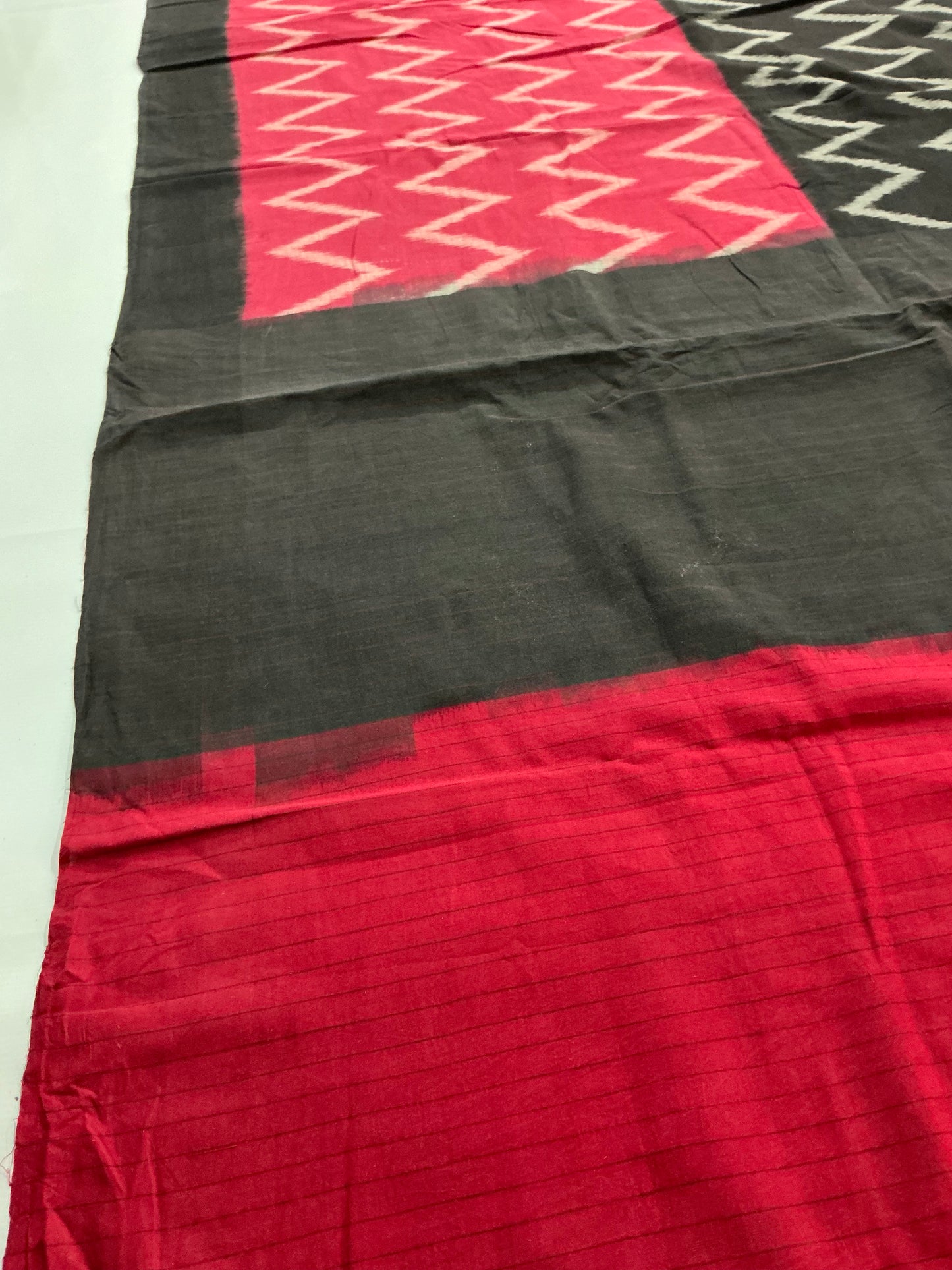 Povala ~ Red Black Cotton Pochampally Saree