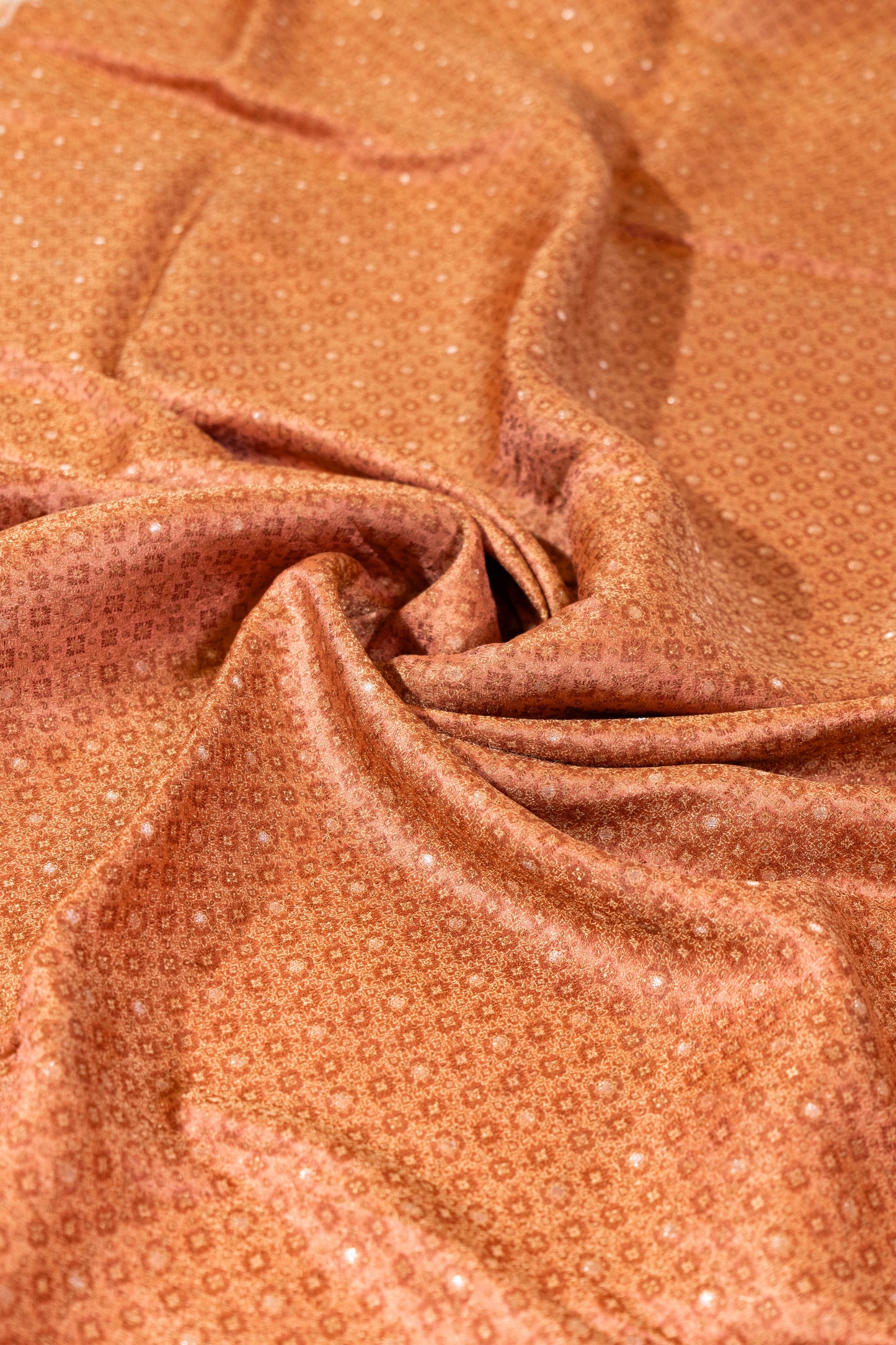 Surajmukhi~ Peach Tanchoi Banarasi Saree – Soft Elegance from Varanasi’s Looms