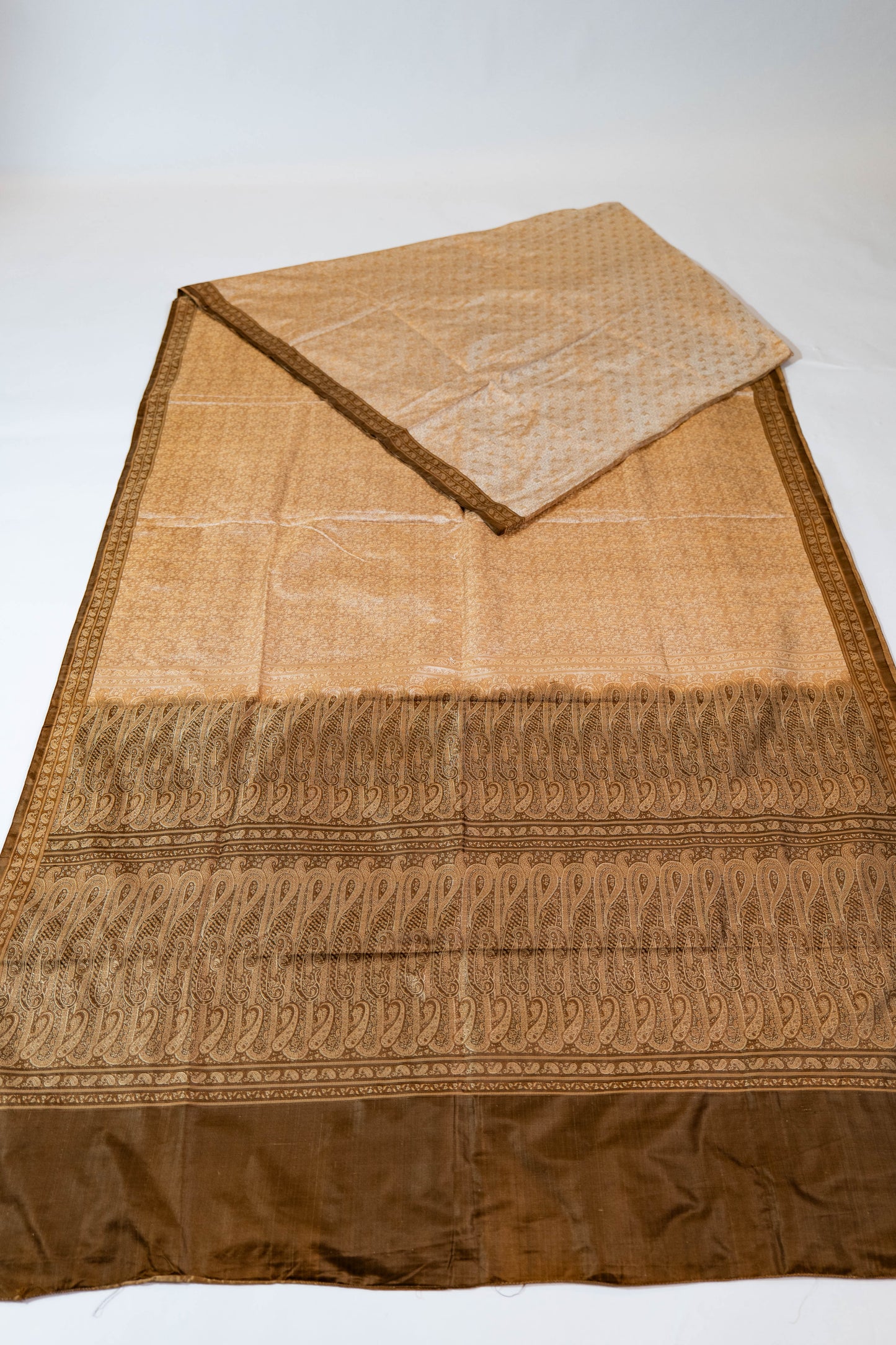 Kaamlata~ Pure Silk Himroo Saree in Cream – A Regal Weave from Aurangabad