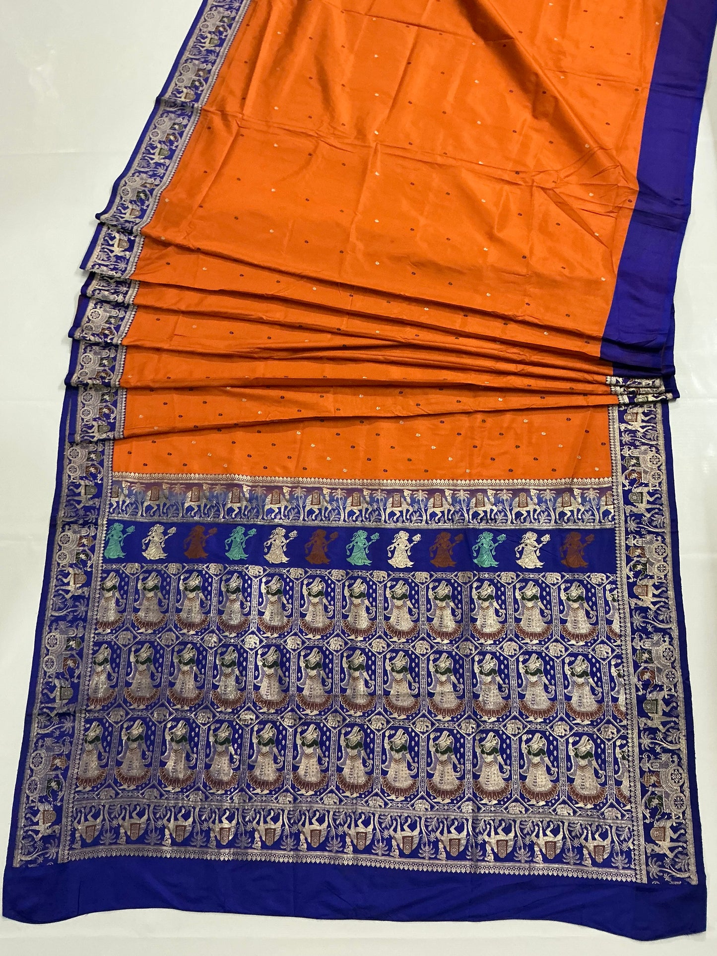 Radhya ~ Pure Silk Figurine Banarasee Saree