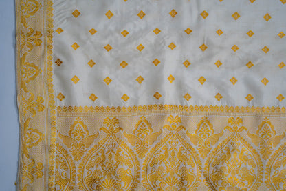Manjari - Ivory Assam Mulberry Silk Saree