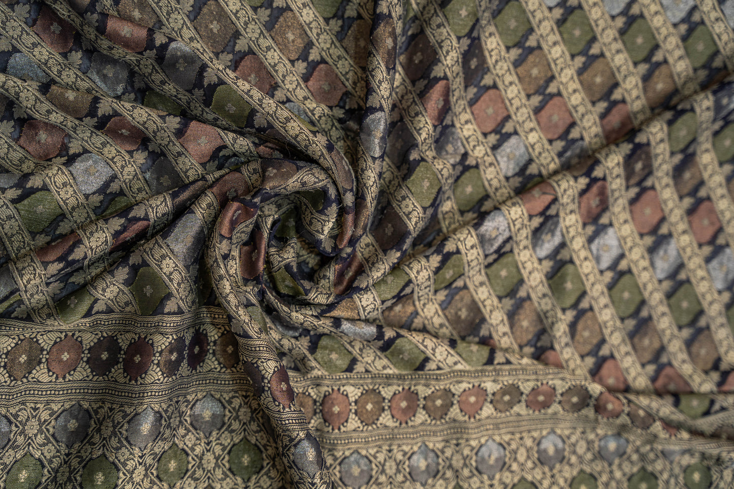 Rangkat Khaddi Georgette Banarsee Saree