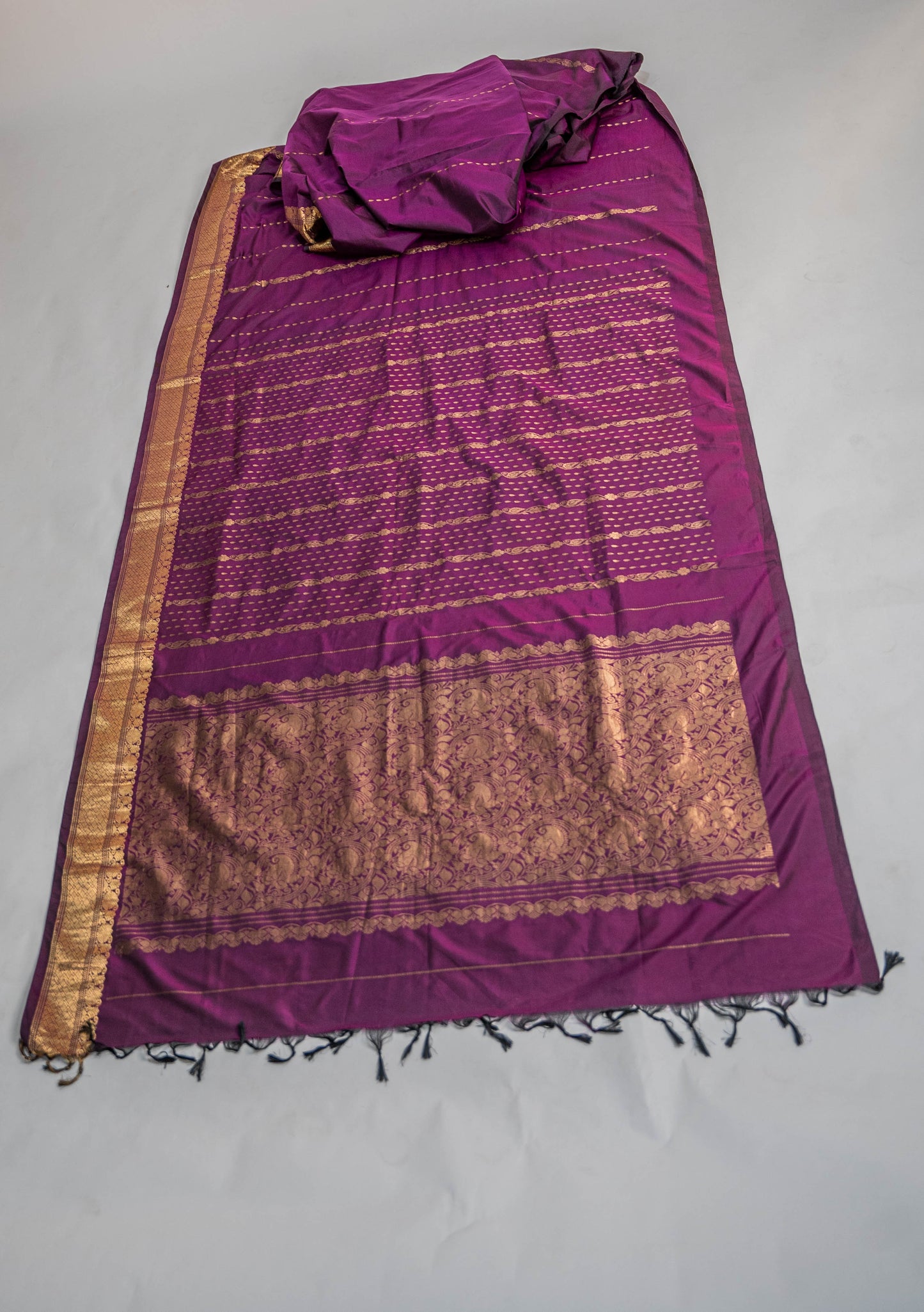 Vaidehi - Purplish Pink Pure Silk Kanjeevaram Saree