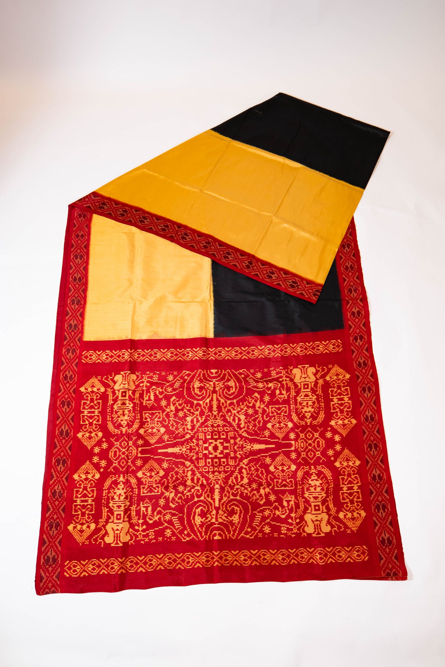 Chandamallika~ Pure Silk Single Ikat Saree in Monotone Shades – A Minimalist Masterpiece from India’s Looms