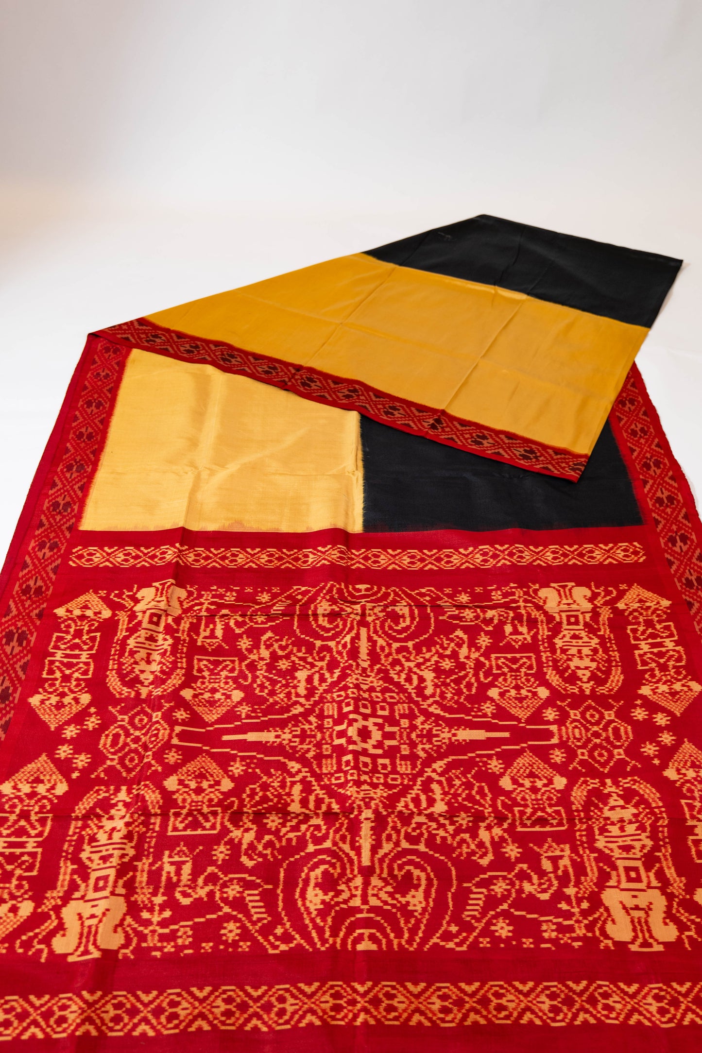 Chandamallika~ Pure Silk Single Ikat Saree in Monotone Shades – A Minimalist Masterpiece from India’s Looms