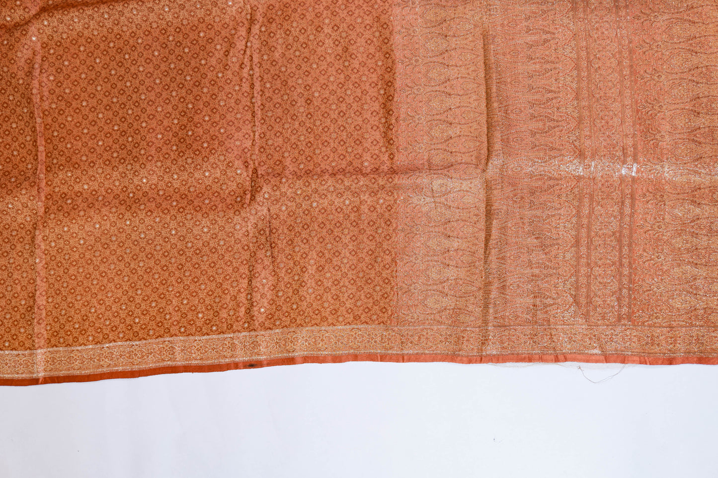 Surajmukhi~ Peach Tanchoi Banarasi Saree – Soft Elegance from Varanasi’s Looms