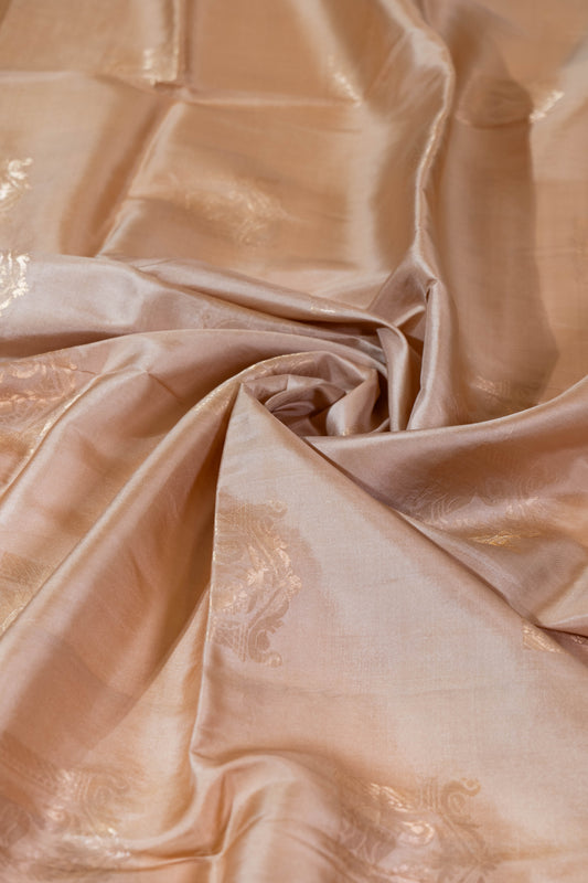 Kandpushp~ Off-White & Lilac Pure Silk Kanjivaram Saree – Grace from Tamil Nadu’s Looms