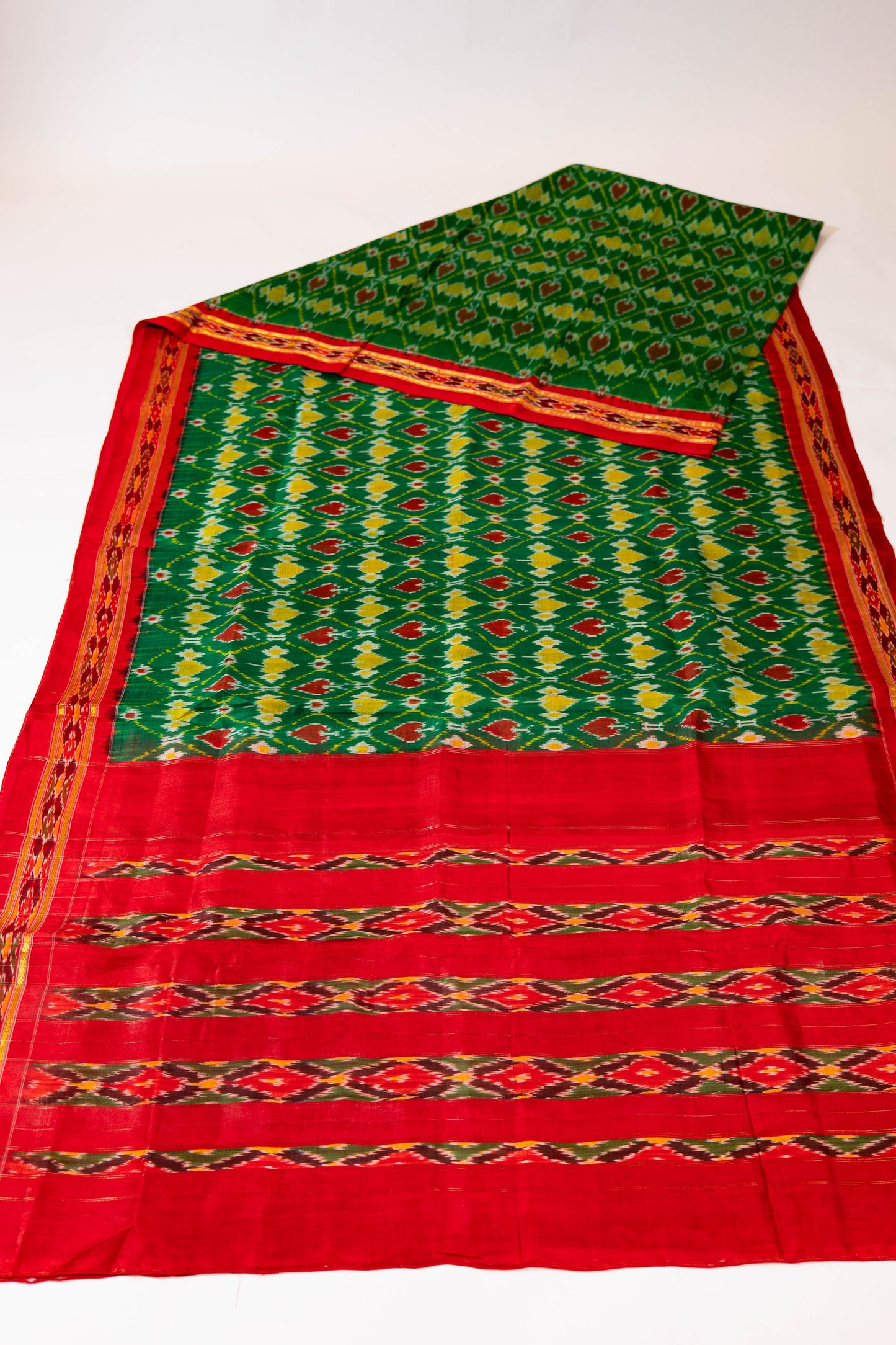 Gulmehendi~ Red & Green Pure Silk Pochampally Saree – A Vibrant Ikkat Weave from Telangana
