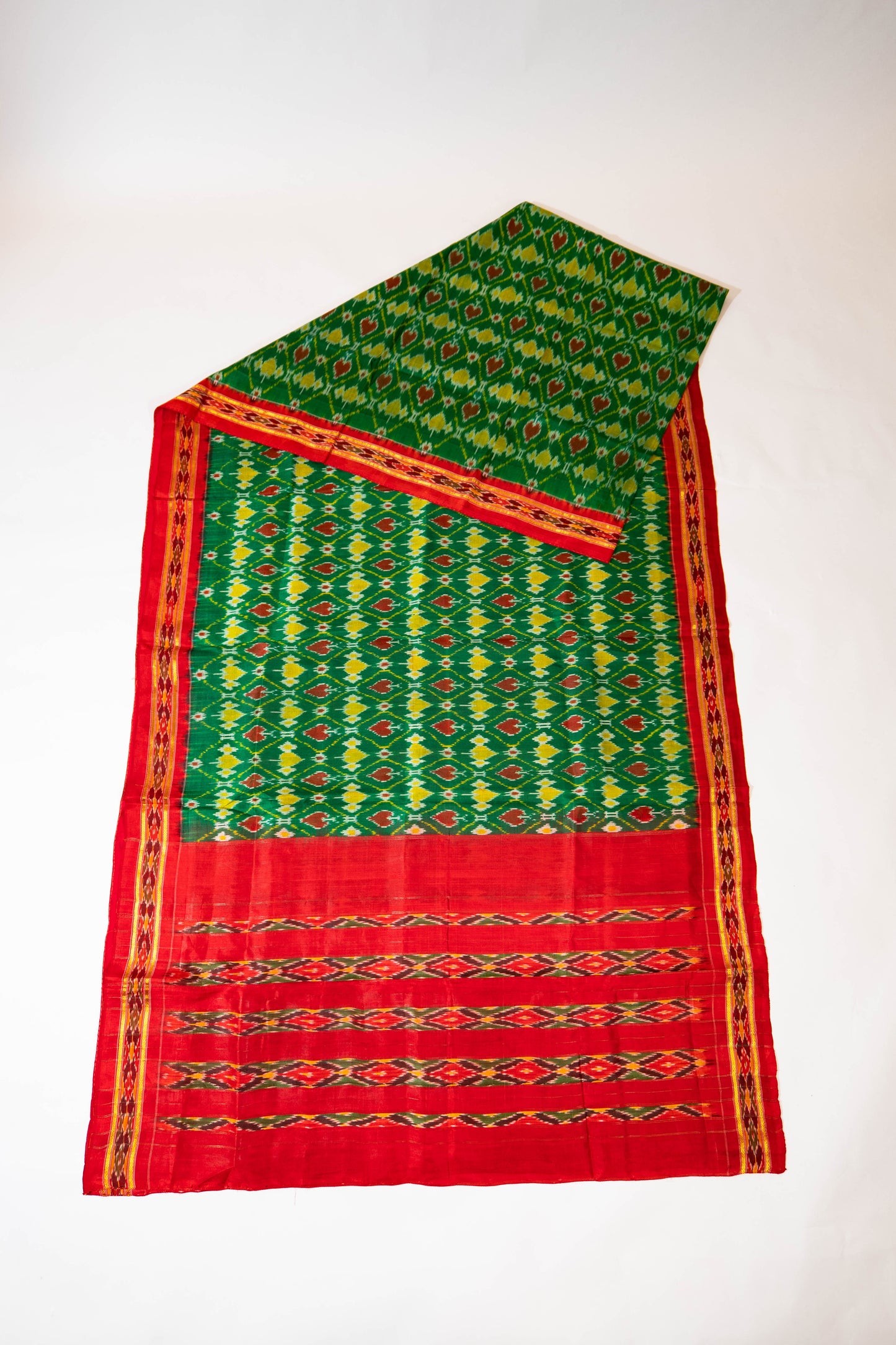 Gulmehendi~ Red & Green Pure Silk Pochampally Saree – A Vibrant Ikkat Weave from Telangana