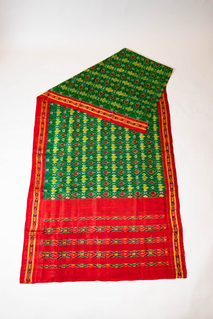 Gulmehendi~ Red & Green Pure Silk Pochampally Saree – A Vibrant Ikkat Weave from Telangana