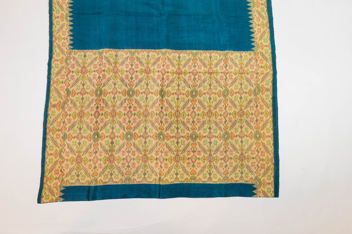 Aarini~ Turquoise & White Single Ikkat Pure Silk Saree