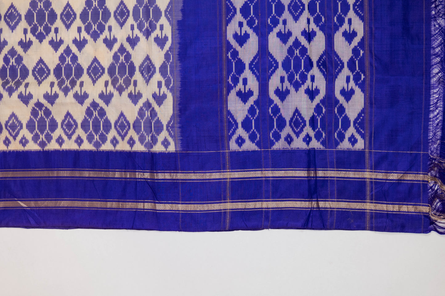 Aashini~ Purple & White Pochampally Pure Silk Saree