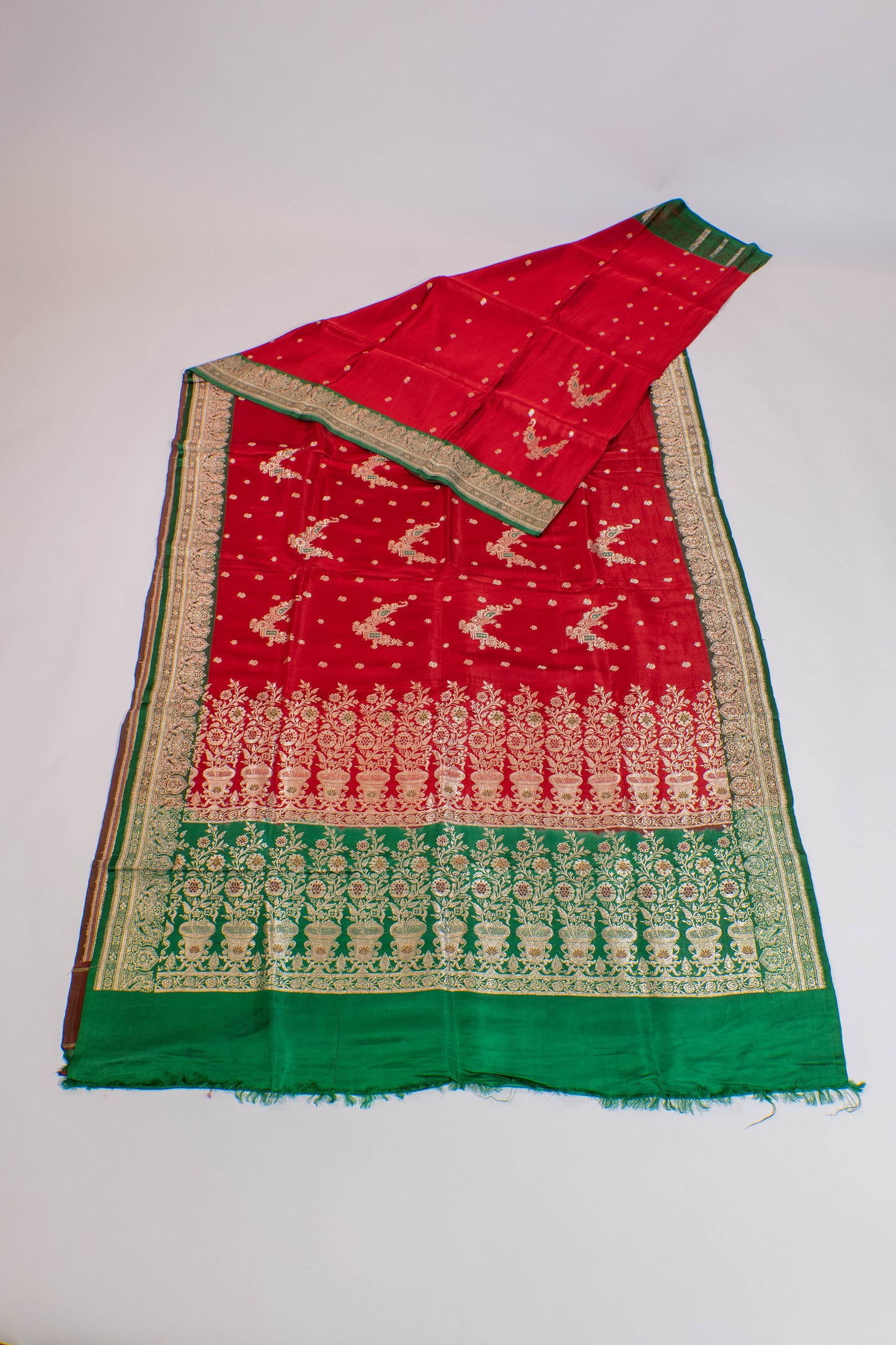 Durgsaadhini~Roli Maroon Green Banarsee Saree