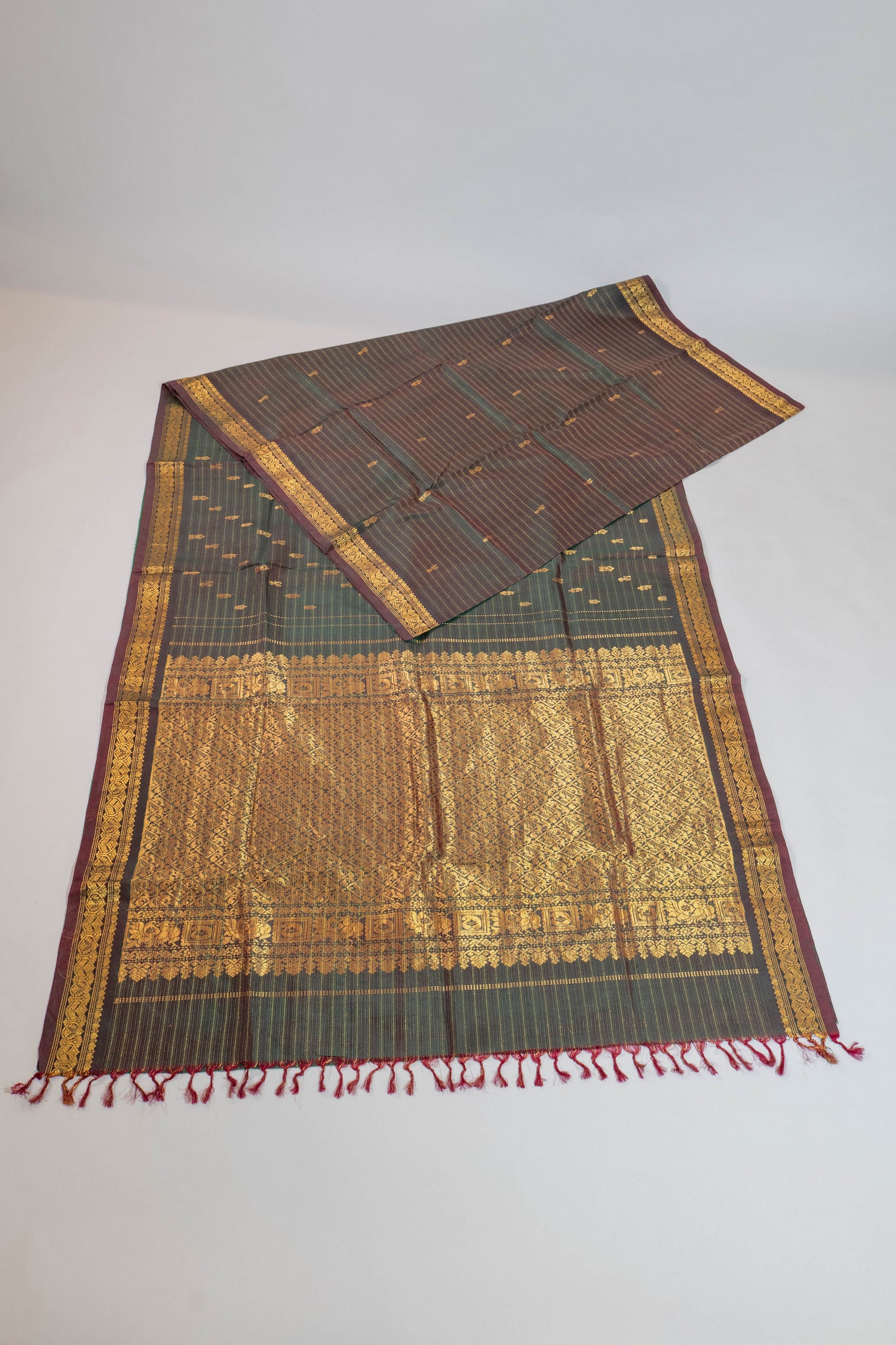 Saadhvi~Pure SIlk Vairaoosi Saree Greenish Red