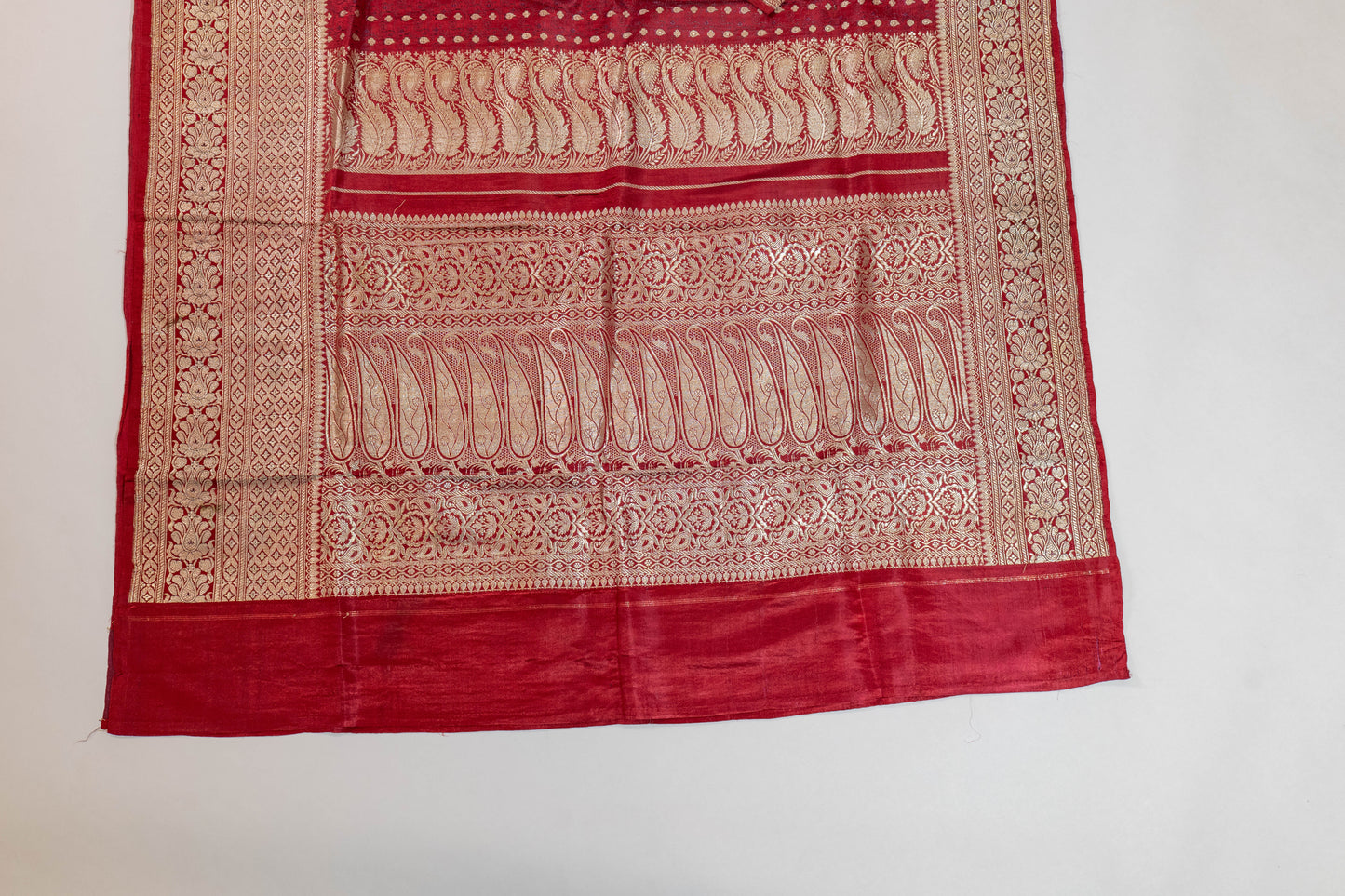 Aparajit~Maroon Tanchoi Banarsee Saree