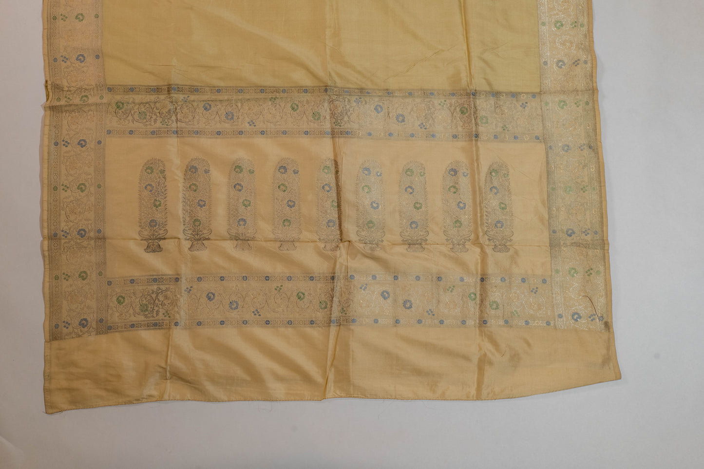 Sati~Off White Mulberry Silk Banarsee Saree