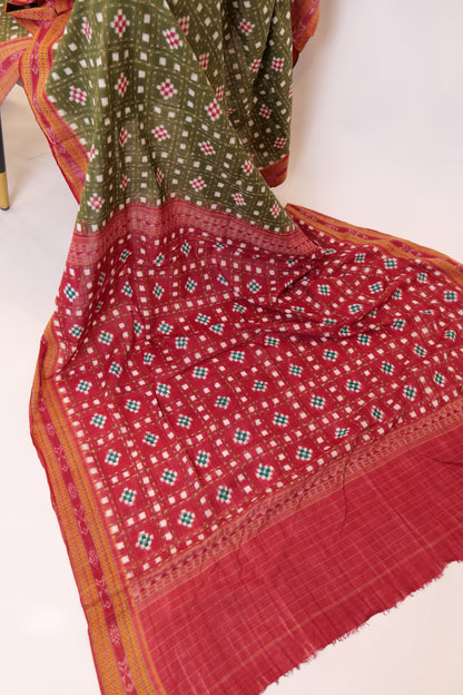 Tejas~Vintage Cotton Pasapalli Red & green